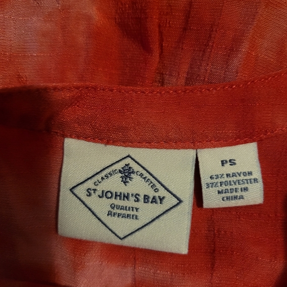 St. John's Bay Sleeveless V-Neck Collar Tee Shirt Women's Size Petite Small PS - Picture 3 of 5